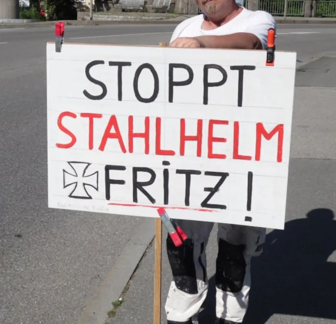 Stoppt_Stahlhelm_Fritz.jpg